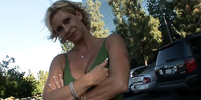 Watch come-hither Phyllisha Anne's trailer