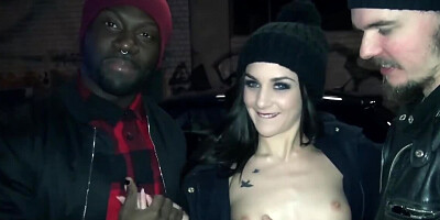 Lullu Gun &amp, Anny Aurora are sharing BBC in this threesome