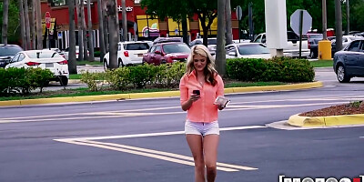 Mofos - Hope Harper - Flexible Spinner Gives Blowjob