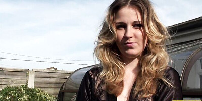 Watch fantastic Pascal White and Rachel O'brien's dirt