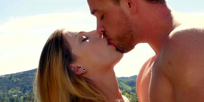 Passion HD - Sydney Cole does what shes told on springbreak