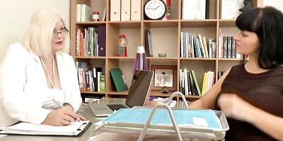 Amatory Brit's big tits video