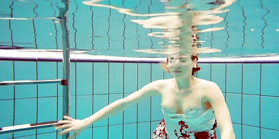 Underwater Show featuring tootsie's solo female sex