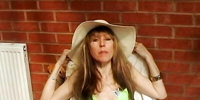 Pin-up baby girl at bikini action