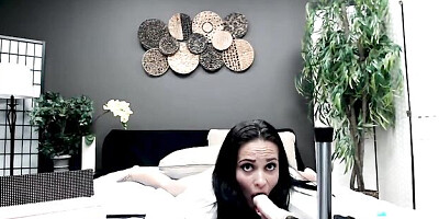 Stylish Crystal Rush - fuckbot video - Cam Soda