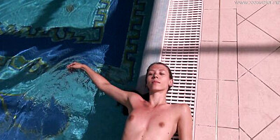 Amateur xxx with consummate Stephanie Moon from Underwater Show
