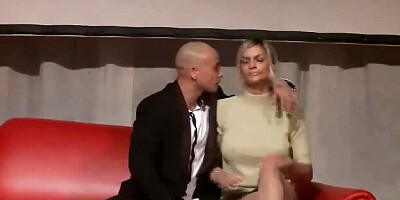 Skillful Klarisa Leone at sexfair scene