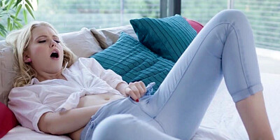 Sexy babe Chloe Cherry getting railed by a black schlong