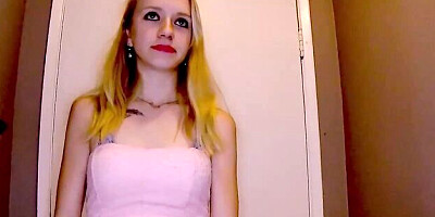 Easy-on-the-eyes treasure at casting trailer