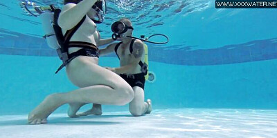 Underwater Show featuring Minnie Manga and Minnie's blowjob sex