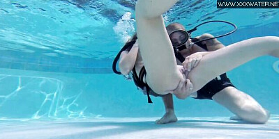 Underwater Show featuring Minnie Manga and Minnie's blowjob sex