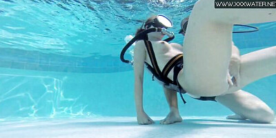 Underwater Show featuring Minnie Manga and Minnie's blowjob sex