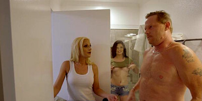 Princess Cum: Blonde haired Jessica Rex handjob