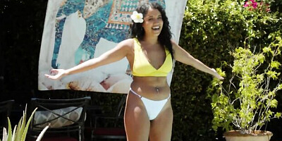 Jerkaoke featuring Cassie Del Isla and Nina White's sex show action