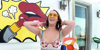 Cadence Lux gets her pussy pumped by a huge penis