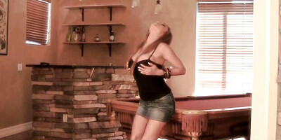 Watch sinful Priya Rai's scene