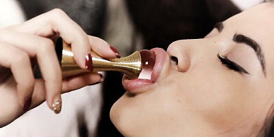 Lady Dee's perfume bottle smut by TLE