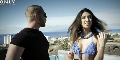 Golddigger video with energetic Frida Sante and Frida from Only 3X