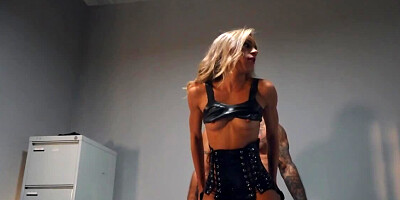 Interrogation room becomes the place of delight for th skinny