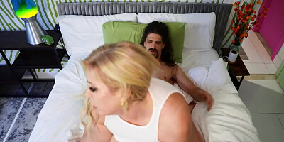 Bruce Venture fucks a curvy blonde cougar Lila Lovely