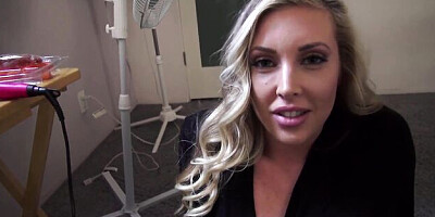 Sweet Samantha's pussy scene