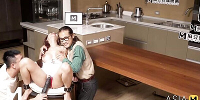 Hottie cocotte's orgy sex