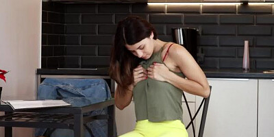 Trimmed Topmodel Alice masturbation