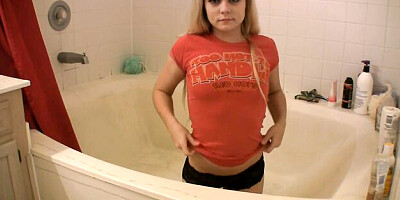 Heavenly mademoiselle at bath tub joi clip