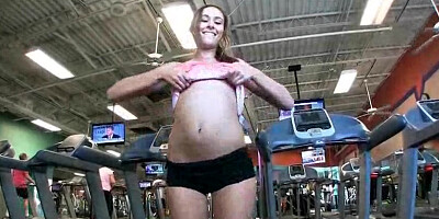Bailey XXX The gym and ends up flashing everywhere