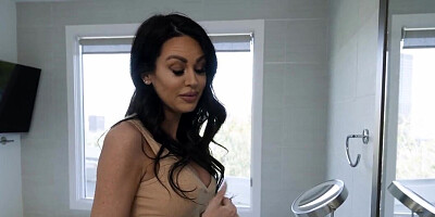 Jamie Michelle showing Rob Banks that she is a good MILF