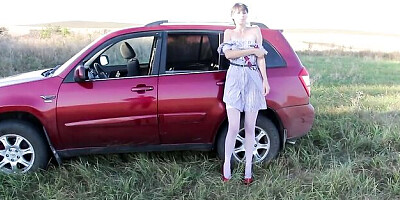 Lissome cocotte's outdoor action