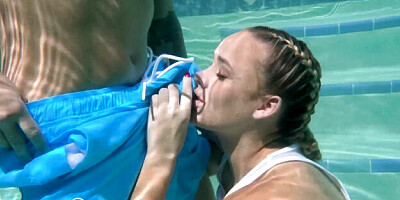 Underwater movie with conquering Alexis Monroe from Cam Soda