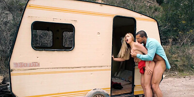 Ramon Nomar and Selvaggia are having wild sex outside