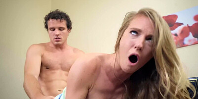 Blue-eyed patient visits her doctor and worships his boner