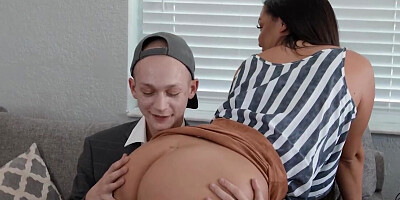 Ashlyn Peaks is licked and fucked by Jimmy Collins