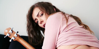 Eccentric Teen Loves Playing Ukulele and Having Sex with BF