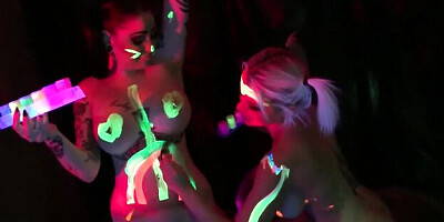 Femme fatale Ophelia and Nadia's natural tits scene