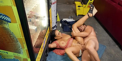 Kyle Mason fucks helpless babe Carmela Clutch on the floor