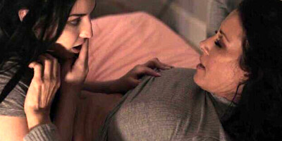 Reagan Foxx and Jade Baker are eating pussies in the bedroom