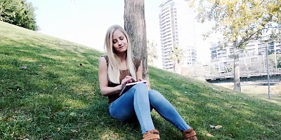 Blonde and her GF celebrate Valentine's Day by having sensual sex