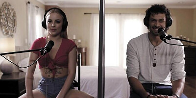 Radiant Alex Jones and Anna Claire Clouds's babe action