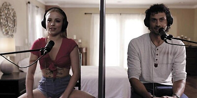 Radiant Alex Jones and Anna Claire Clouds's babe action