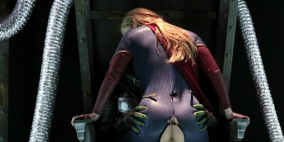 Big cock alien fucks Supergirl in a XXX porn parody