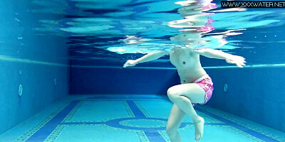 Plastic Lady Dee at shaved sex