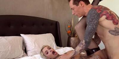 Passionate girl Leigh Raven enjoys ass fuck