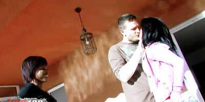 Gorgeous Ian Scott and Yesenia Rock's threesome video