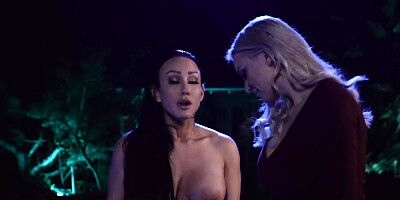 Busty whore Jennifer White fools around with Alex Mack