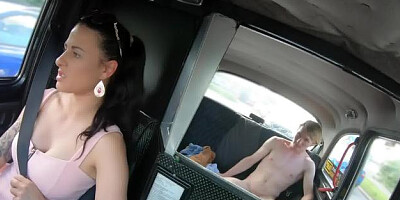 FemaleFakeTaxi: Driver Billie Star in thongs handjob outdoors