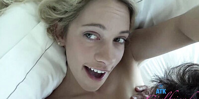 Come-hither Khloe Kapri's dirty talk action
