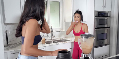 Two sexy chicks talk about fitness but soon perform scissoring